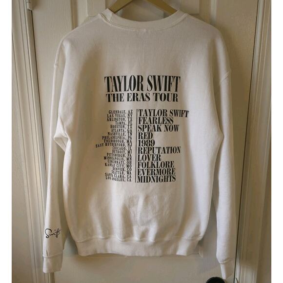 Taylor Swift The Eras Tour Sweatshirt Size Medium Womens Gilden Tag White - Picture 8 of 10
